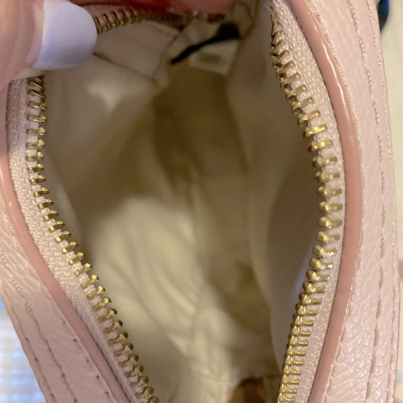 Marc Jacobs North South Leather Crossbody Bag in Peach Whip with gold hardware - Picture 3 of 5